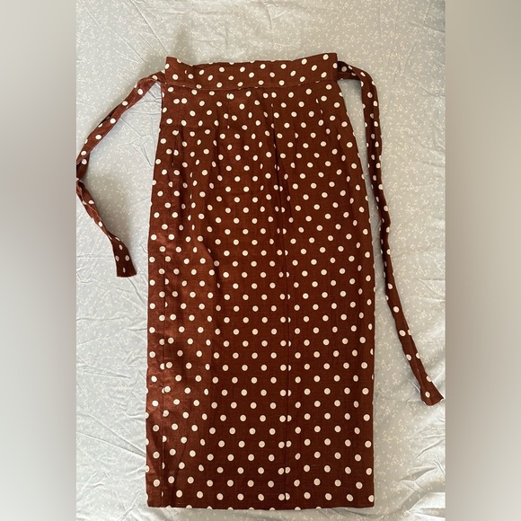 Reformation Polka Dot Print Wrap Skirt in Au Lait, Size S, EUC - Picture 3 of 7